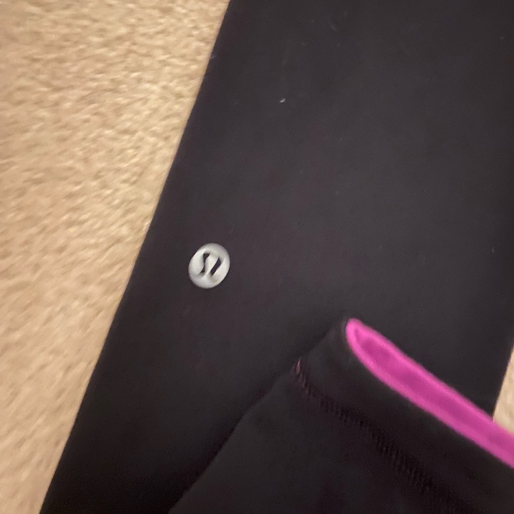 black & purple reversible lululemon leggings size4